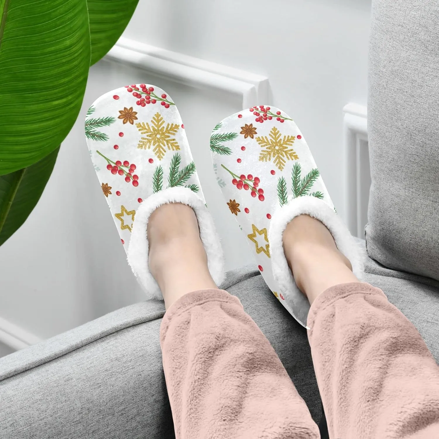 Christmas Snowflakes Home Slippers Star Anise Spruce Branches Berry Spa Travel House Slipper Soft Memory Foam Slipper Non Slip for Women Men Hotel Bedroom Shoes Slippers M