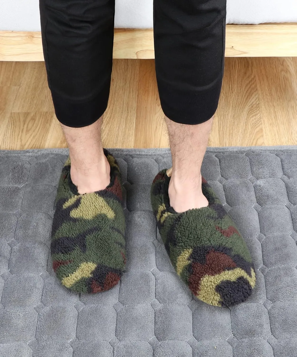 DICUIRD Mens Soft Soles Slipper Socks With Grippers, Cozy&Warm Sherpa Lining Slippers With Non Skid Bottoms, Fuzzy House Slippers