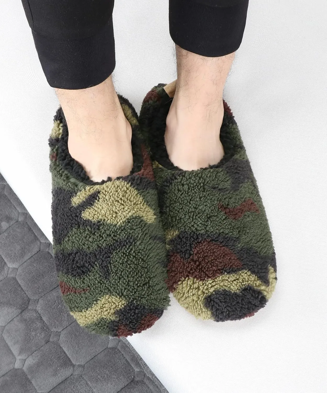DICUIRD Mens Soft Soles Slipper Socks With Grippers, Cozy&Warm Sherpa Lining Slippers With Non Skid Bottoms, Fuzzy House Slippers