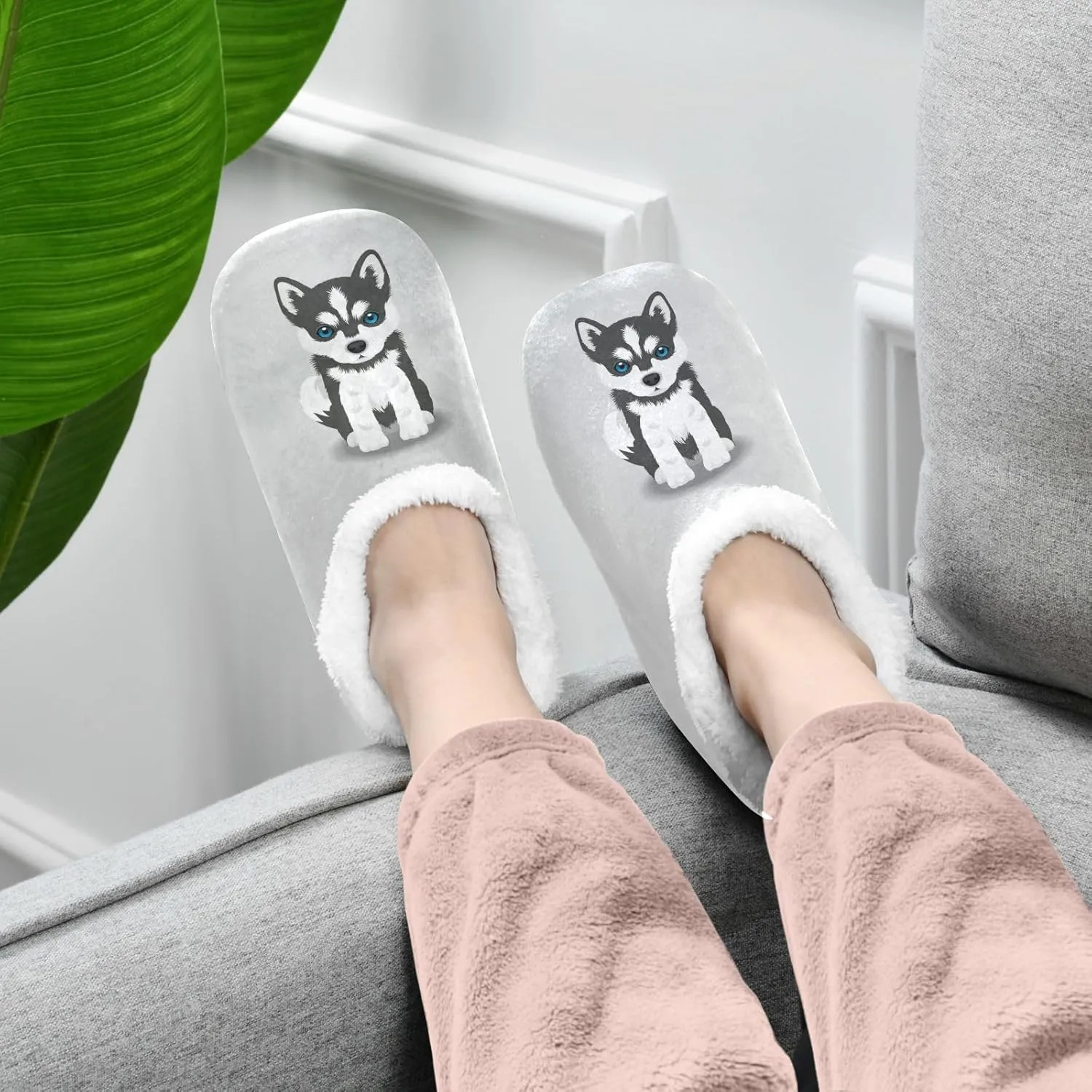 Dussdil Siberian Husky Puppy Dog Home Winter Slippers Spa Travel House Slipper Soft Memory Foam Slipper Non Slip for Women Men Hotel Bedroom Shoes Slippers M