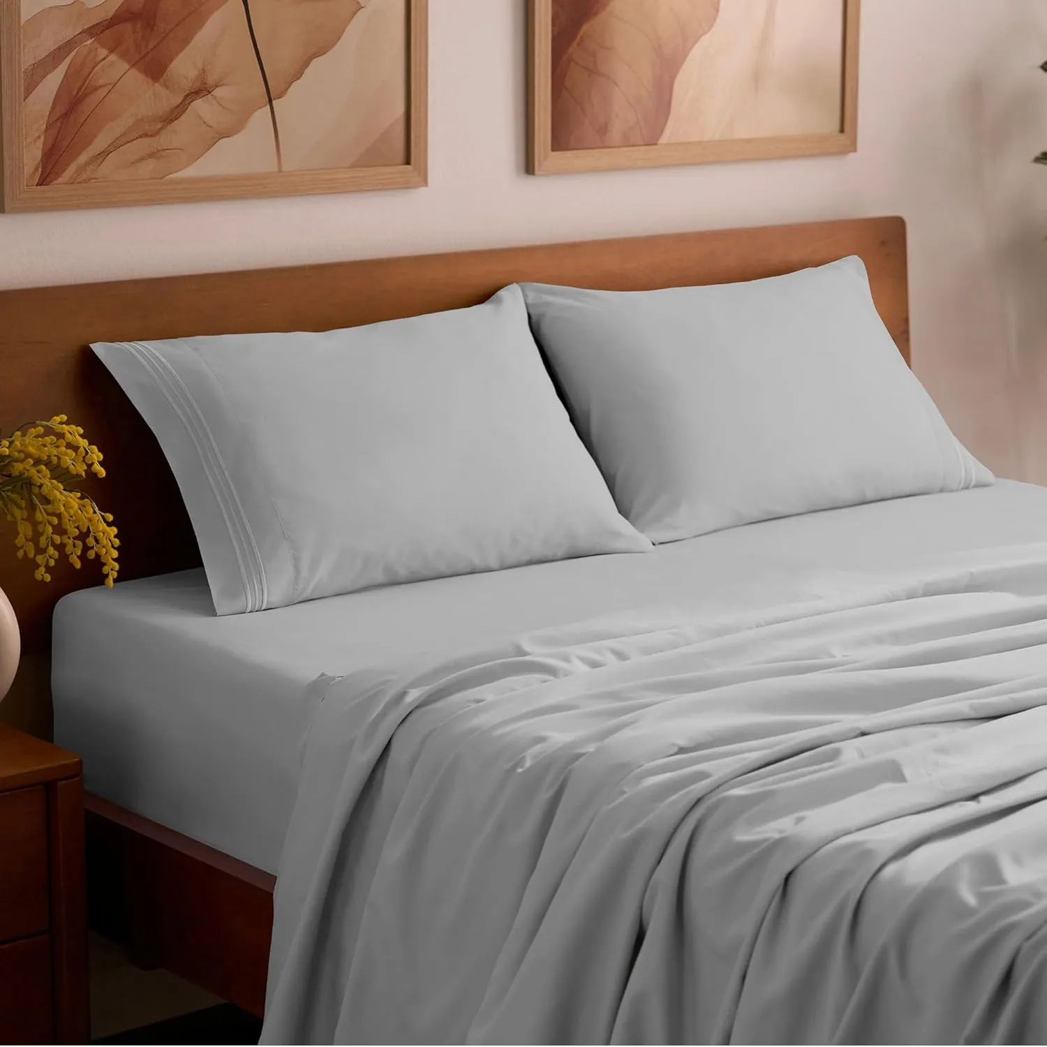 Mellanni Queen Sheets Set - 4 PC Iconic Collection Bedding - Hotel Luxury, Extra Soft, Cooling Bed Sheets - Wrinkle, Fade, Stain Resistant (Queen, Light Gray)
