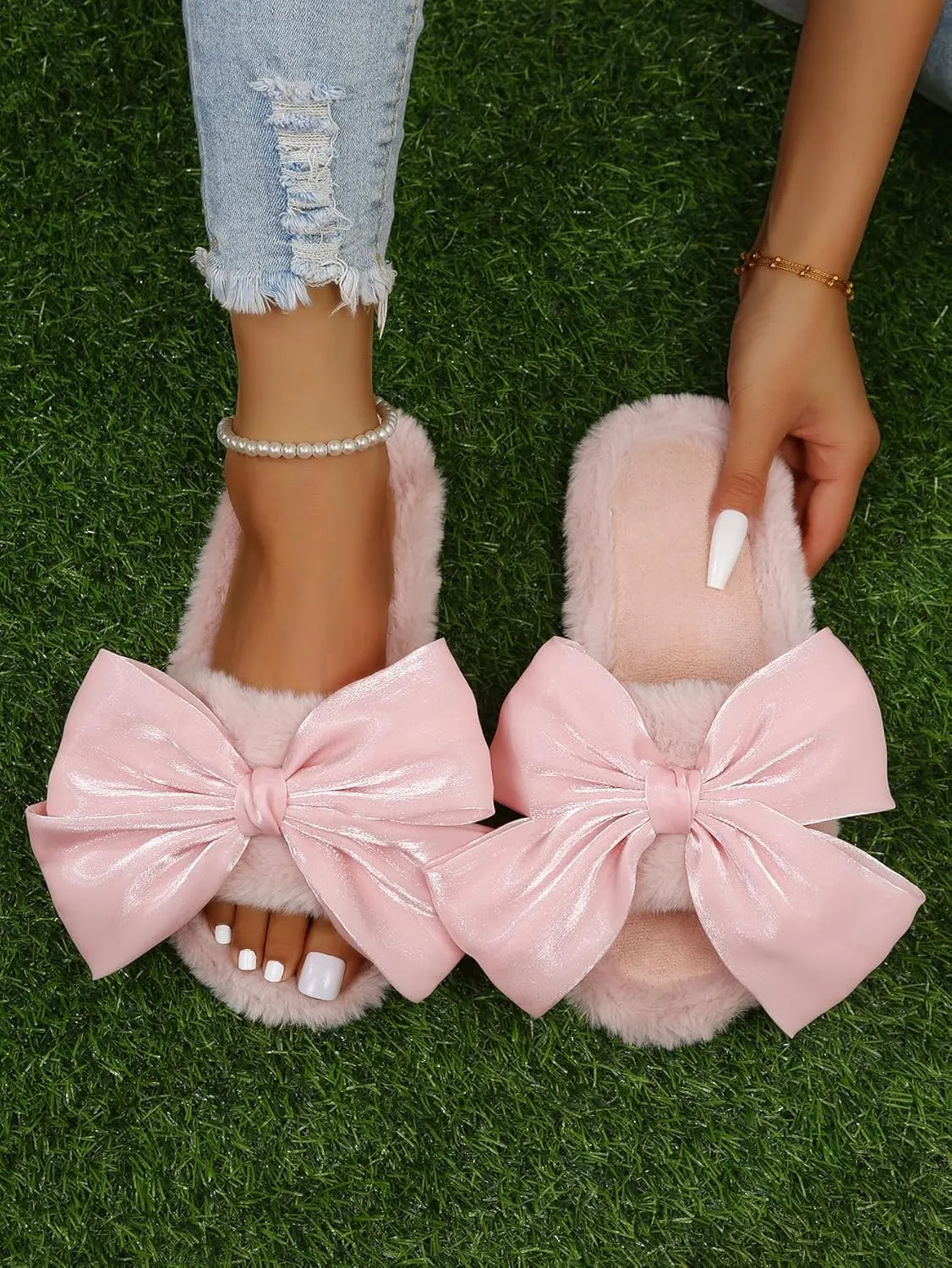 OYOANGLE Women's Cute Bow Decor Solid Slippers Fashion Home Slippers Open Toe Furry Bedroom Slipper