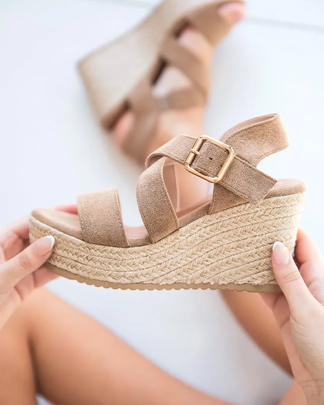 Sandale femme talon compensée taupe daim - Maëlle