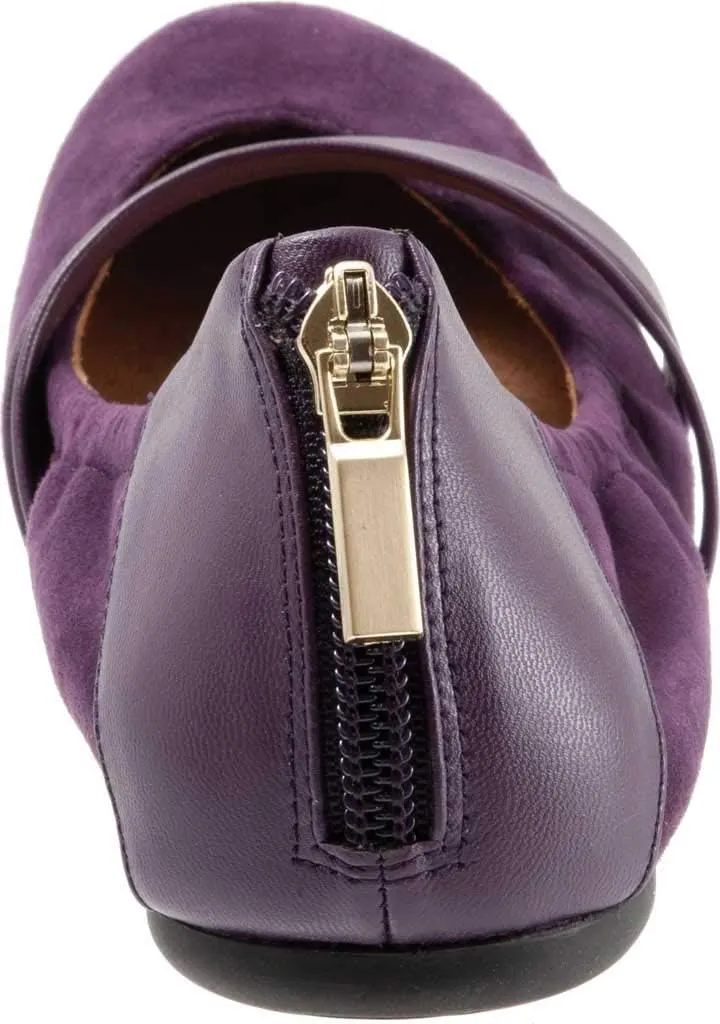 SoftWalk Women's Sierra Ballet Flat