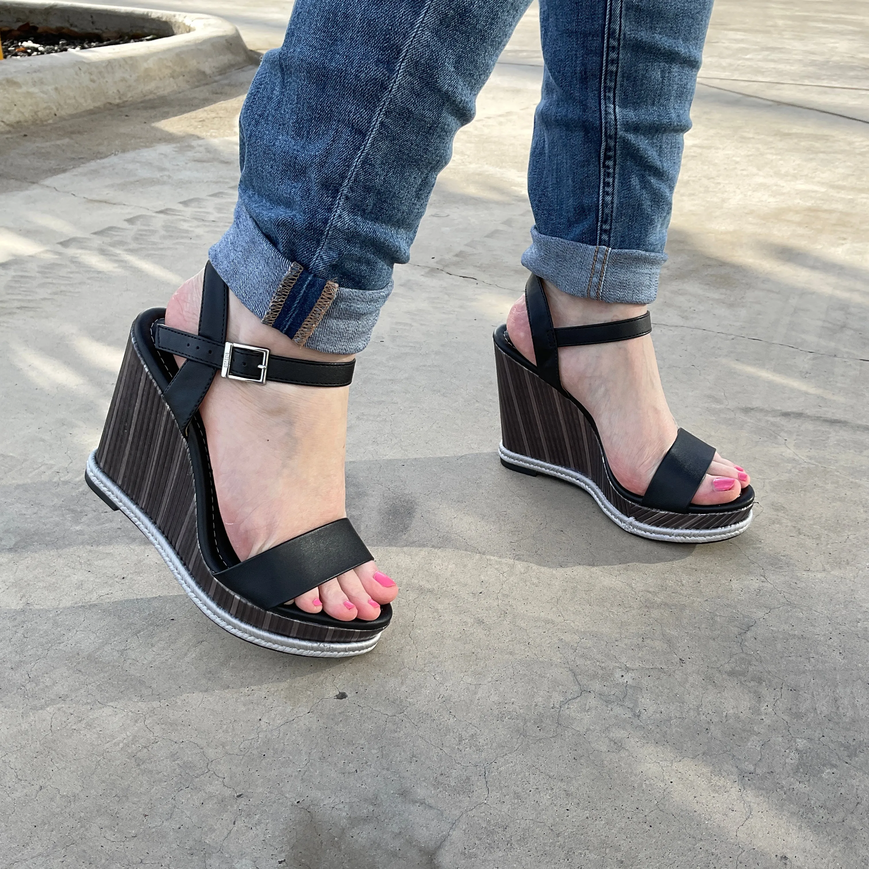 Vizzano 6283-5800 Wedge Sandal in Black Napa